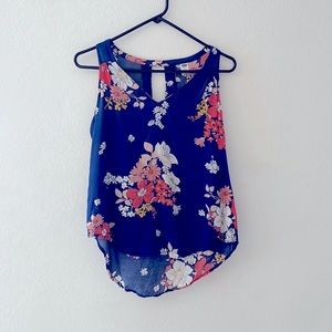Summertime floral top. Old Navy size XS